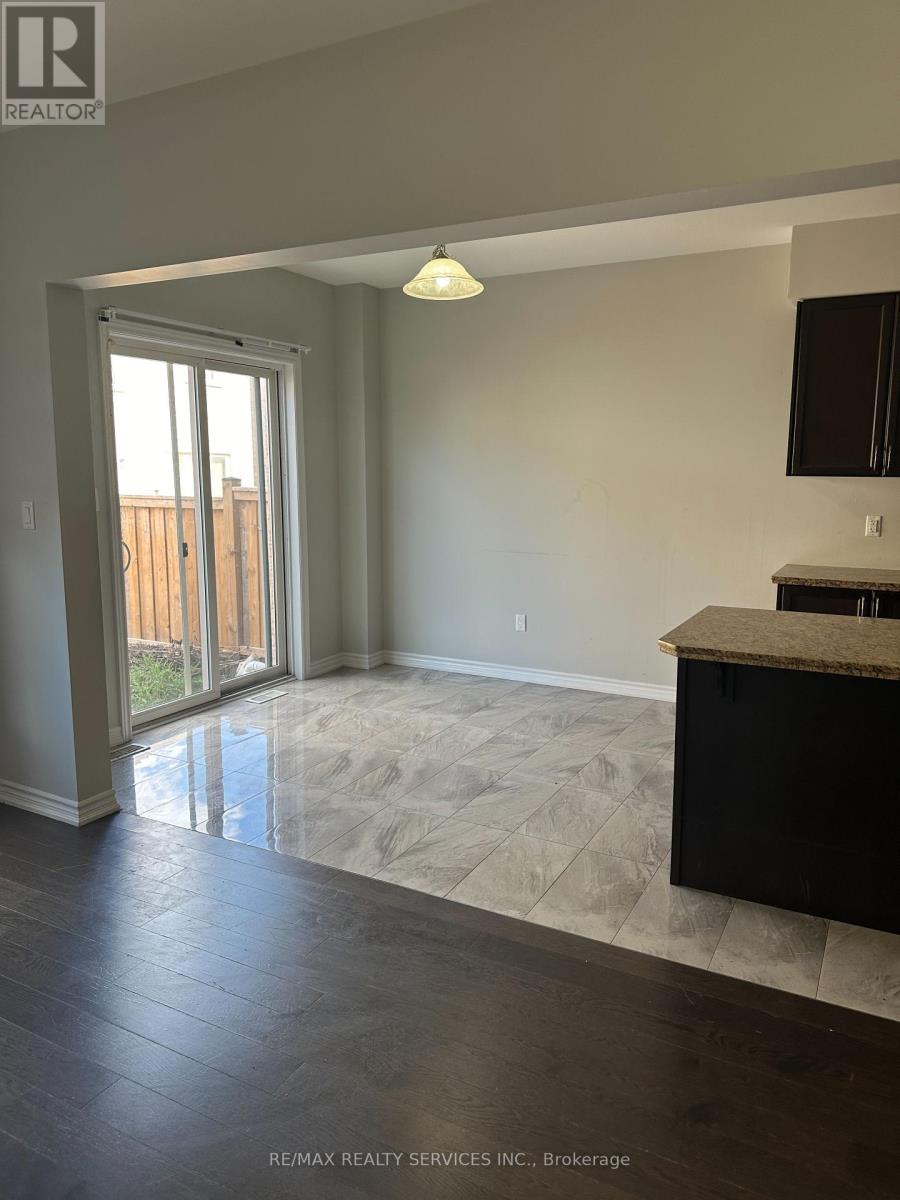 Photo 8 of 5 Hines Street, Brampton ON
