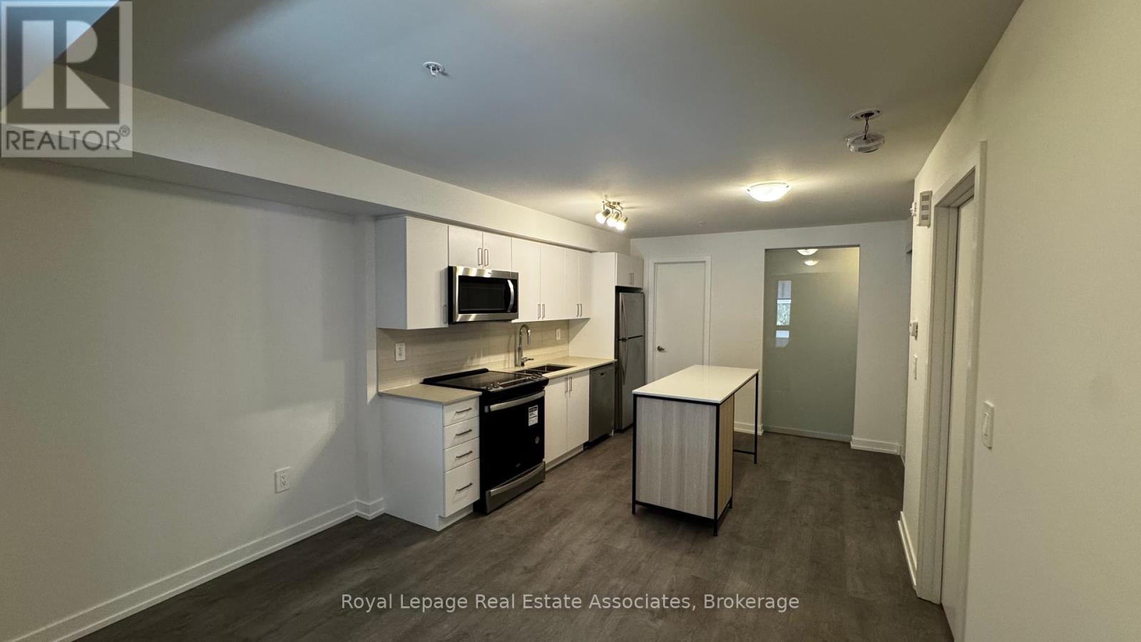 Photo 7 of 103 1650 Victoria Park Avenue, Toronto ON
