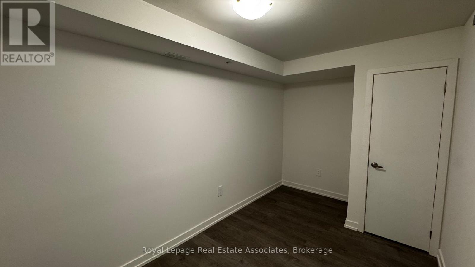 Photo 4 of 103 1650 Victoria Park Avenue, Toronto ON