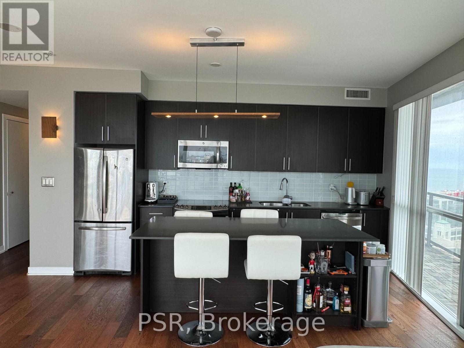 Photo 9 of 2703 20 Bruyeres Mews, Toronto ON
