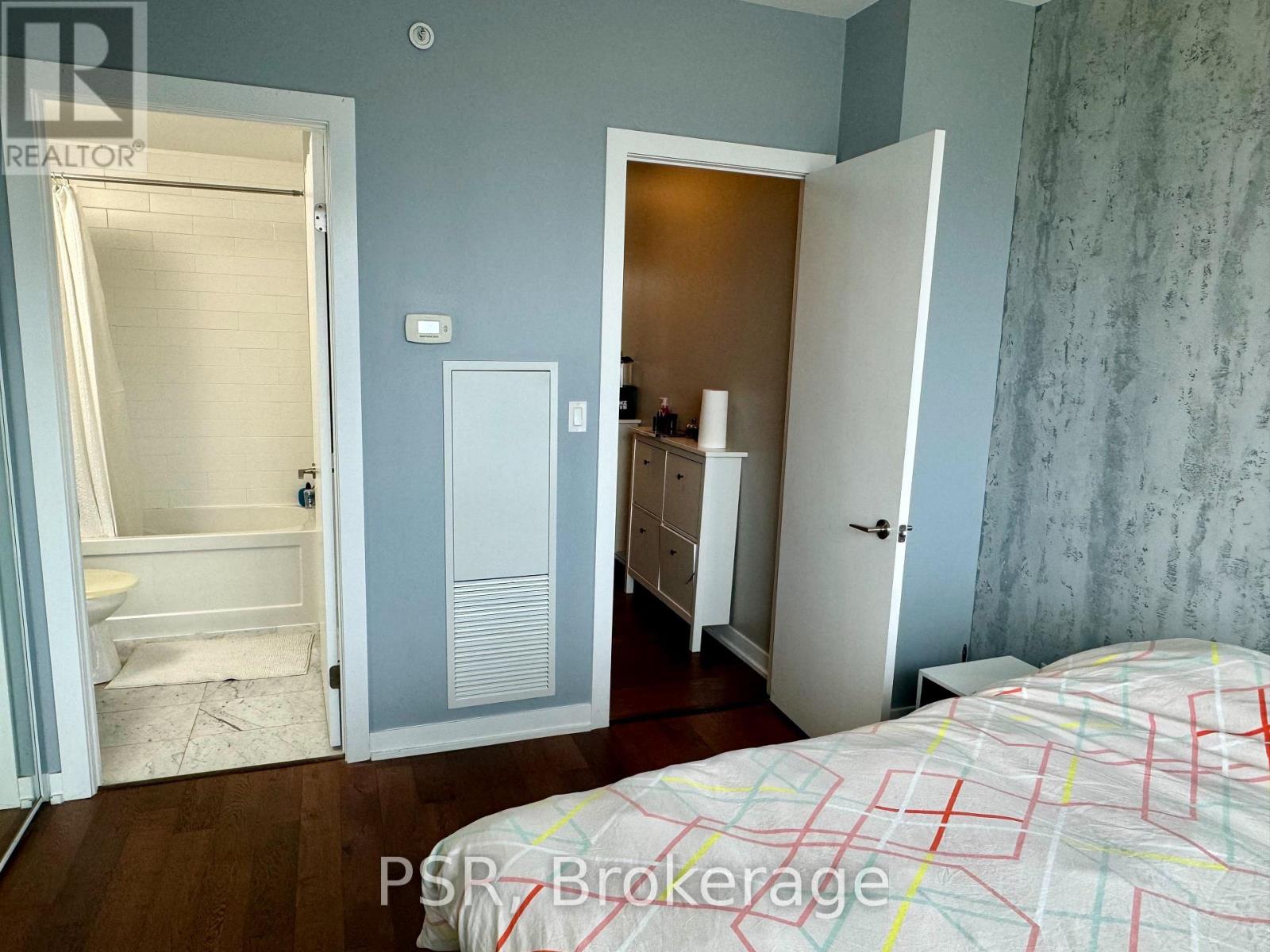 Photo 13 of 2703 20 Bruyeres Mews, Toronto ON
