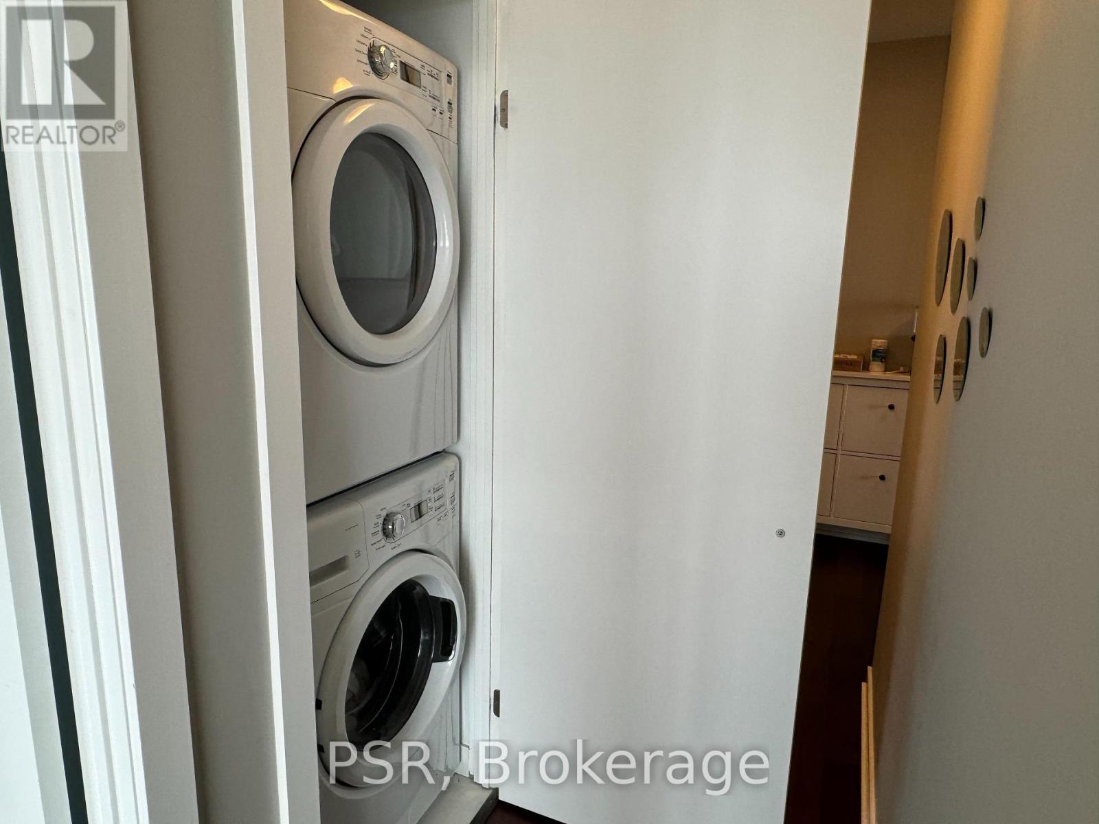 Photo 17 of 2703 20 Bruyeres Mews, Toronto ON