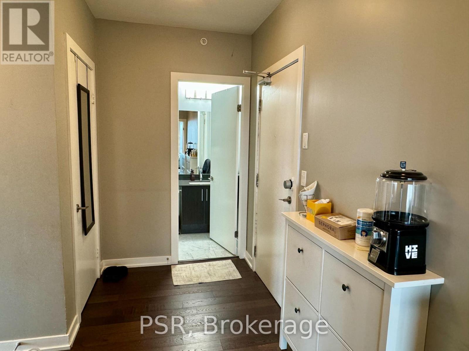 Photo 19 of 2703 20 Bruyeres Mews, Toronto ON