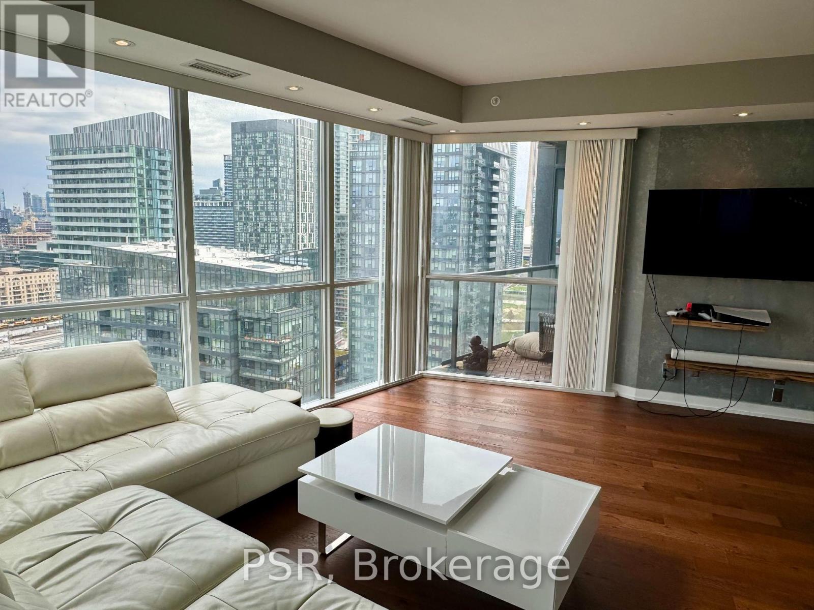 Photo 3 of 2703 20 Bruyeres Mews, Toronto ON