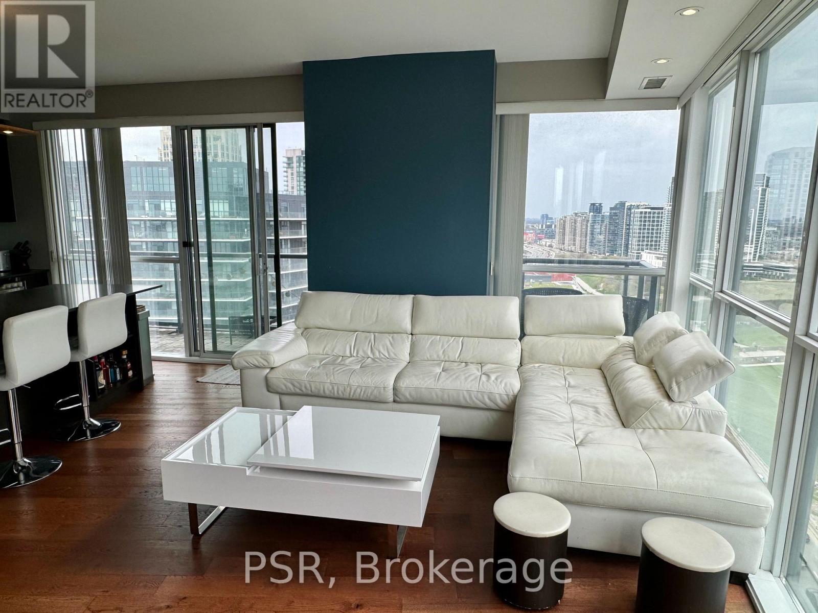 Photo 2 of 2703 20 Bruyeres Mews, Toronto ON