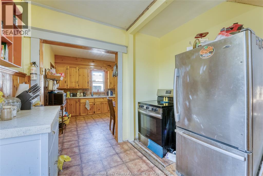 Photo 8 of 49 Maple Street, Kingsville ON