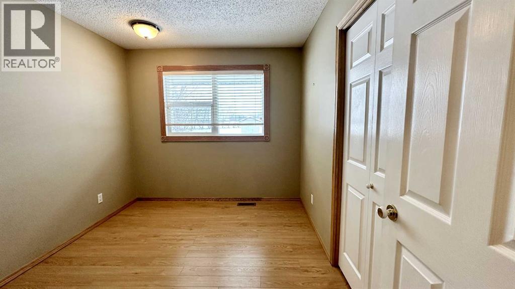 Photo 9 of 60037 Township Road 725, Clairmont AB