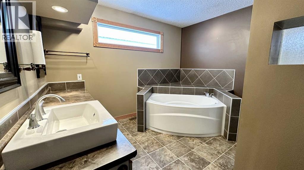 Photo 12 of 60037 Township Road 725, Clairmont AB