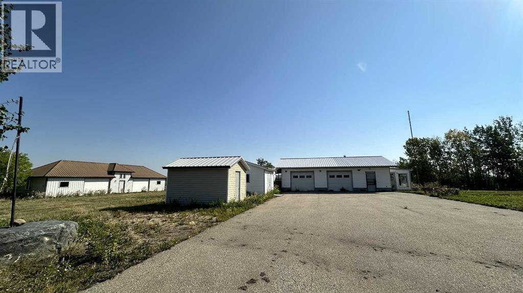 Photo 5 of 60037 Township Road 725, Clairmont AB