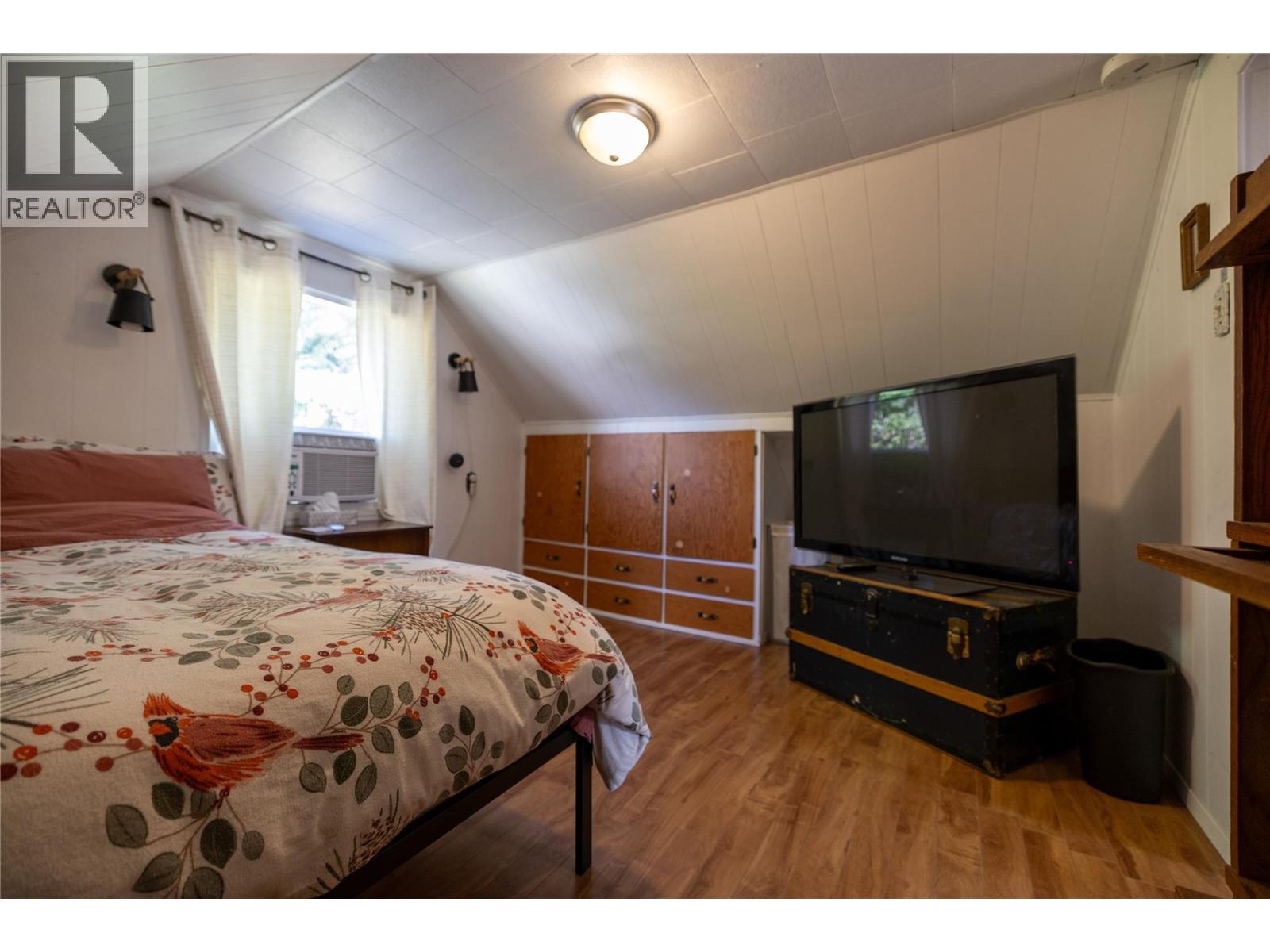 Photo 18 of 1324 Cedar Street, Nelson BC