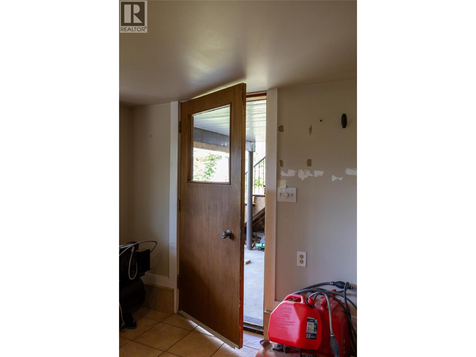 Photo 17 of 1324 Cedar Street, Nelson BC