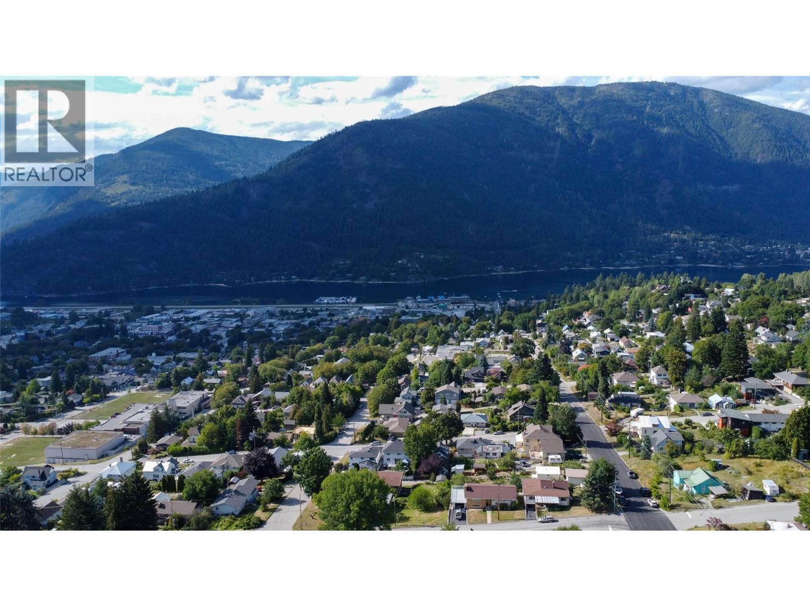 Photo 23 of 1324 Cedar Street, Nelson BC