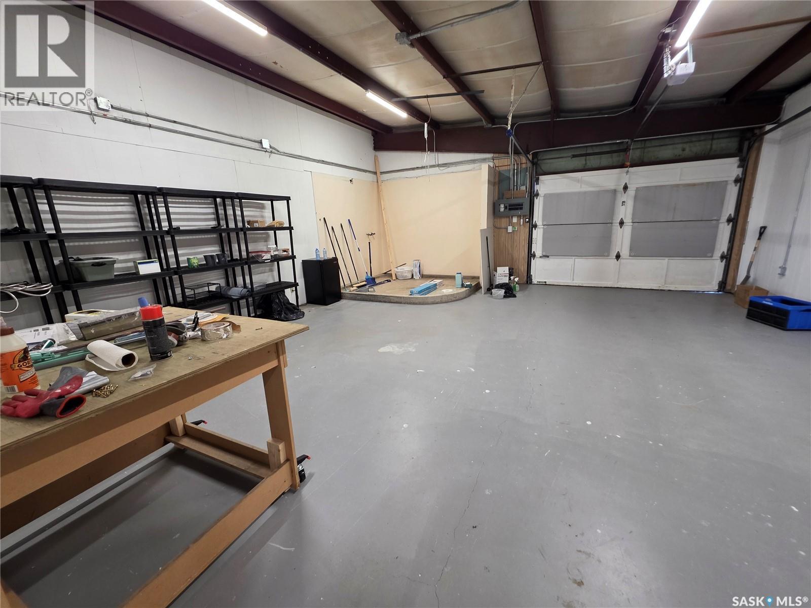 Photo 12 of 401 North Railway Street E, Swift Current SK