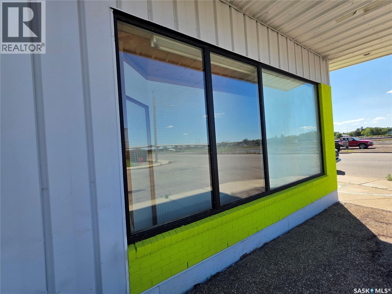 Photo 14 of 401 North Railway Street E, Swift Current SK