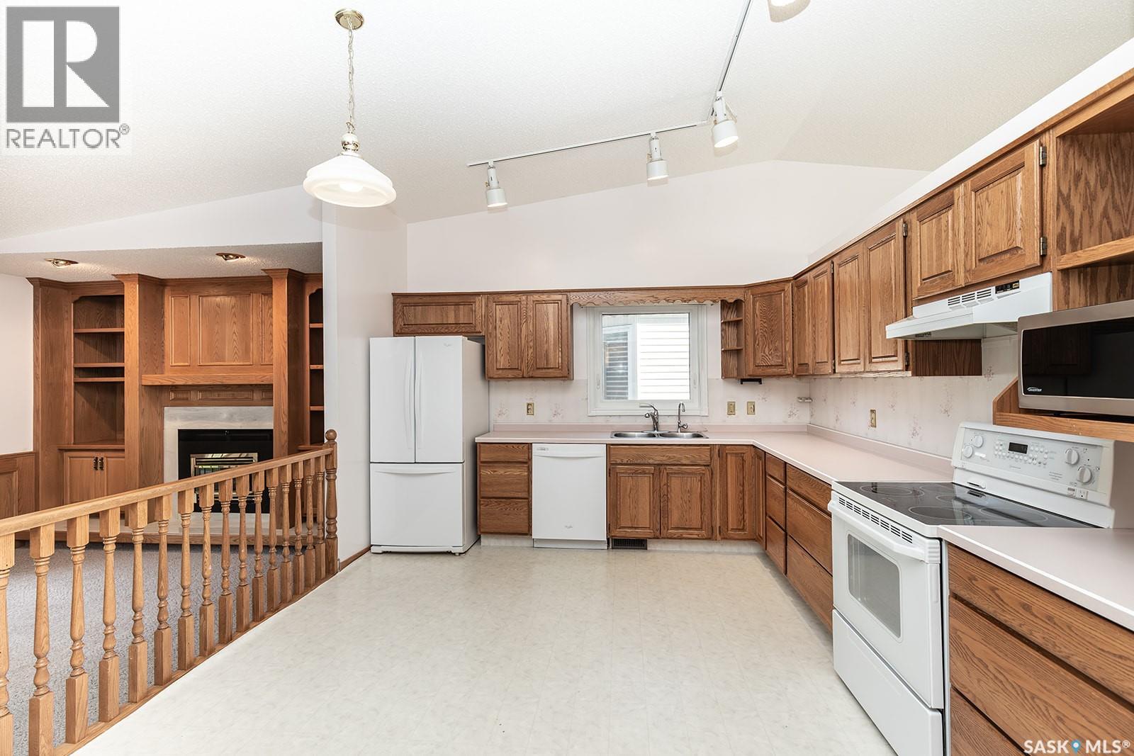 Photo 15 of 634 Nesslin Crescent, Saskatoon SK