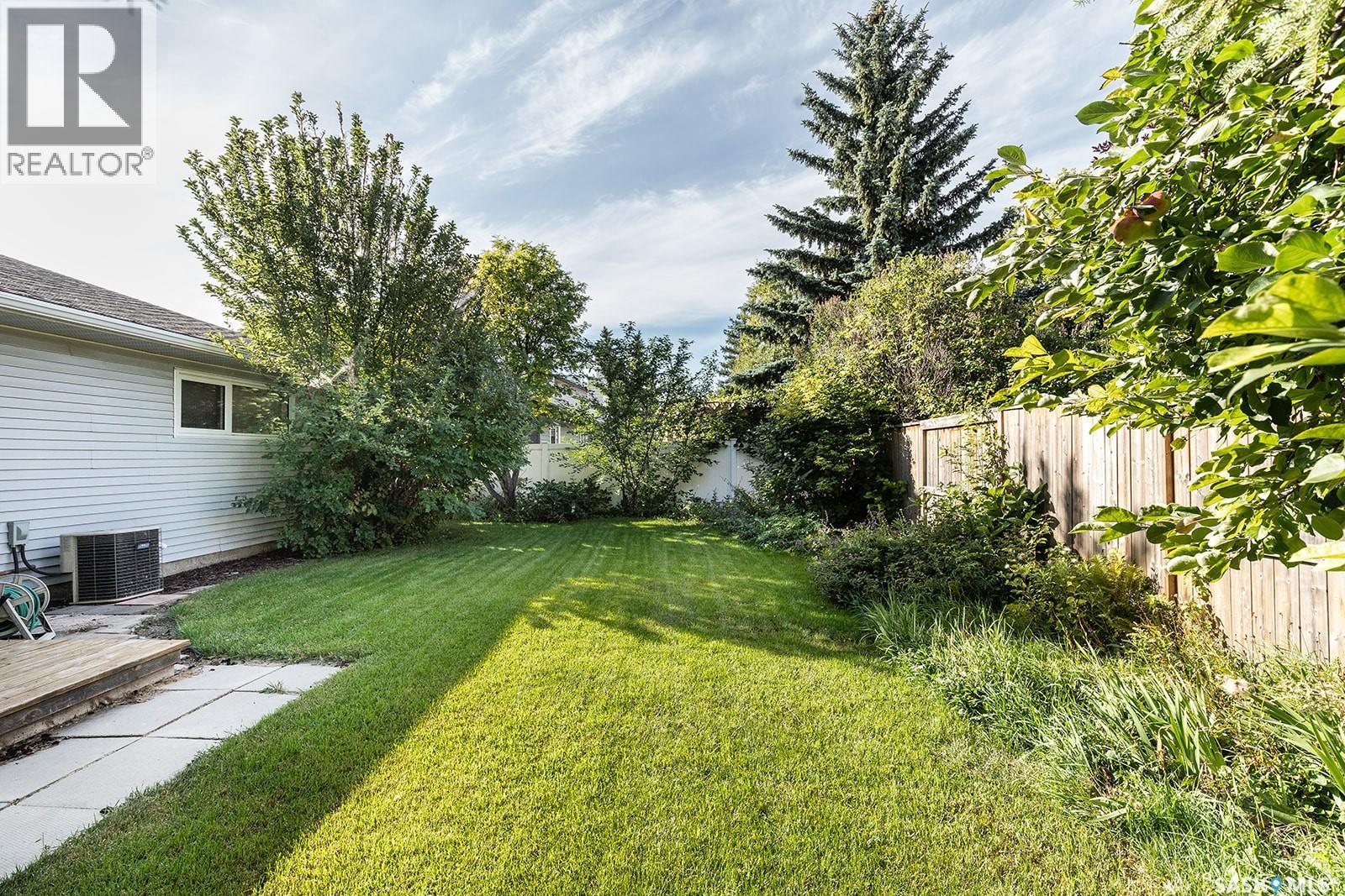 Photo 11 of 634 Nesslin Crescent, Saskatoon SK