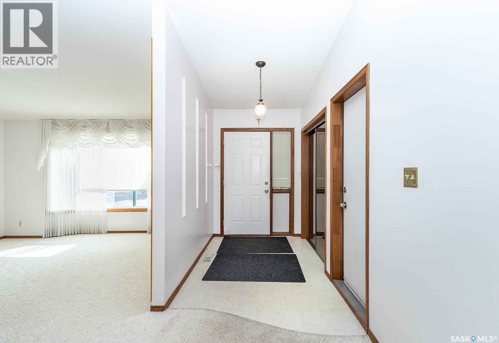 Photo 25 of 634 Nesslin Crescent, Saskatoon SK