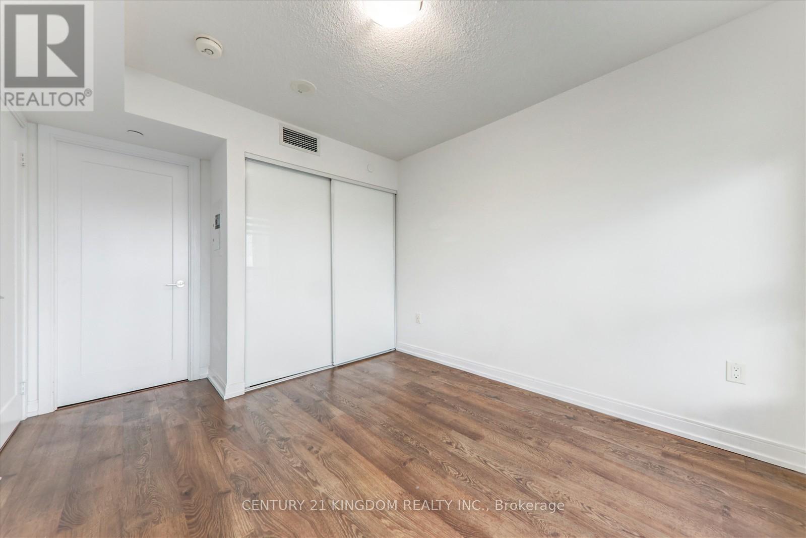 Photo 1 of 1423 275 Village Green Square, Toronto ON