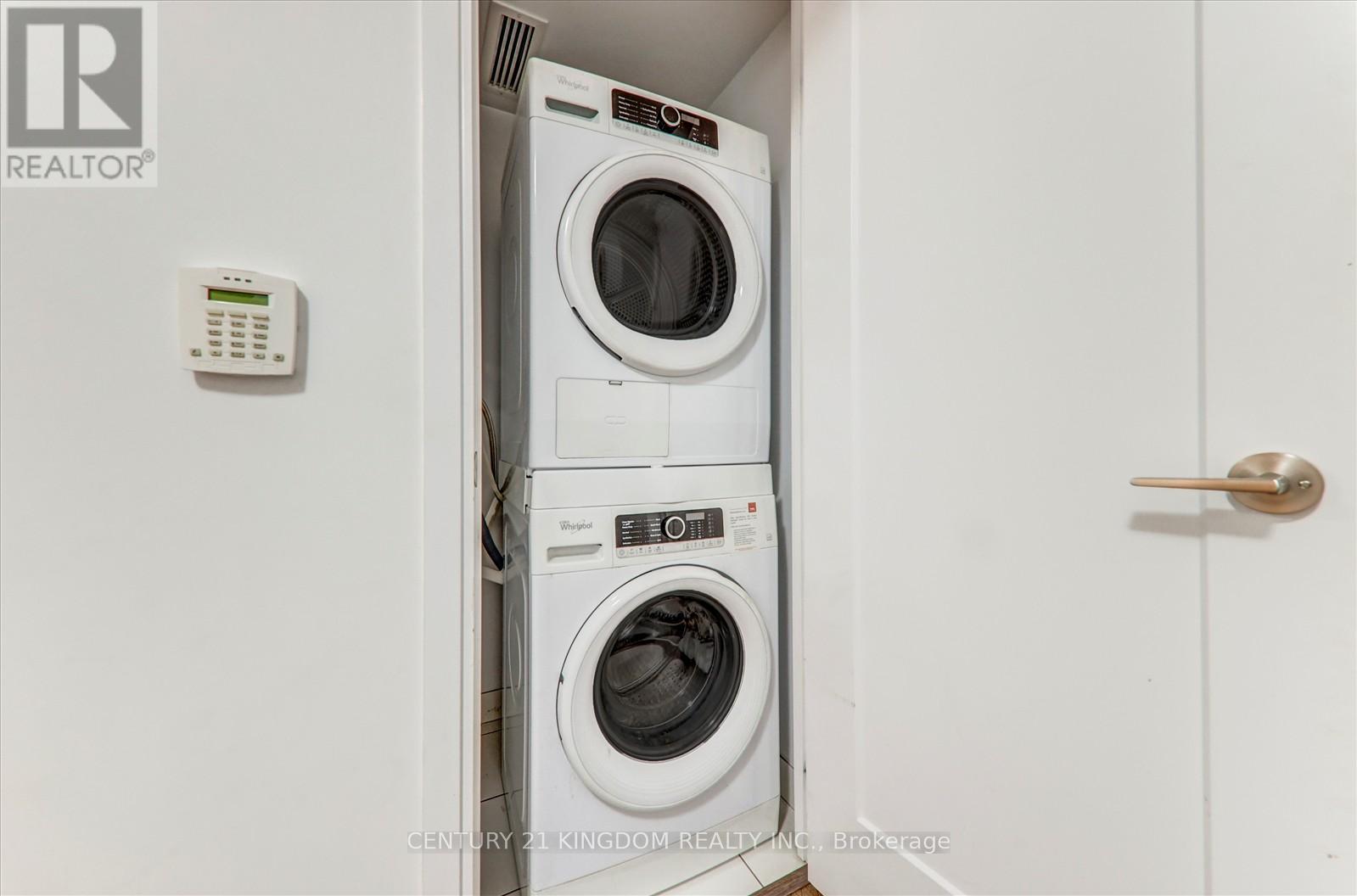 Photo 18 of 1423 275 Village Green Square, Toronto ON