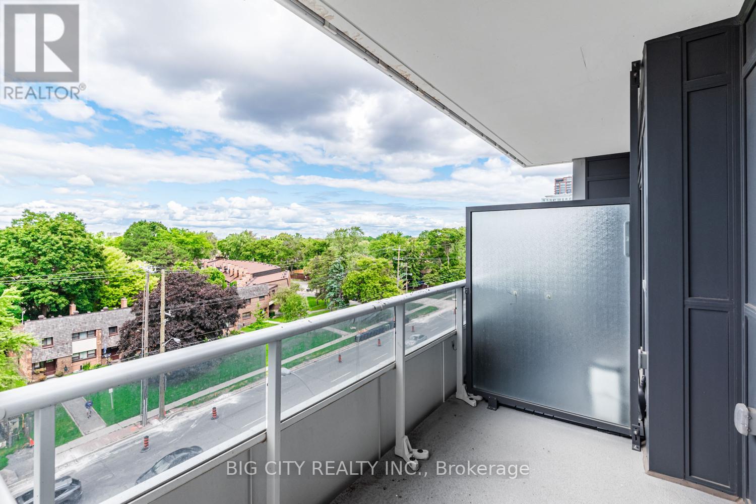 Photo 6 of 611 3121 Sheppard Avenue E, Toronto ON