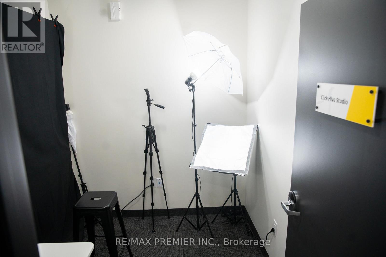 Photo 4 of 700 01 305 Milner Avenue, Toronto ON
