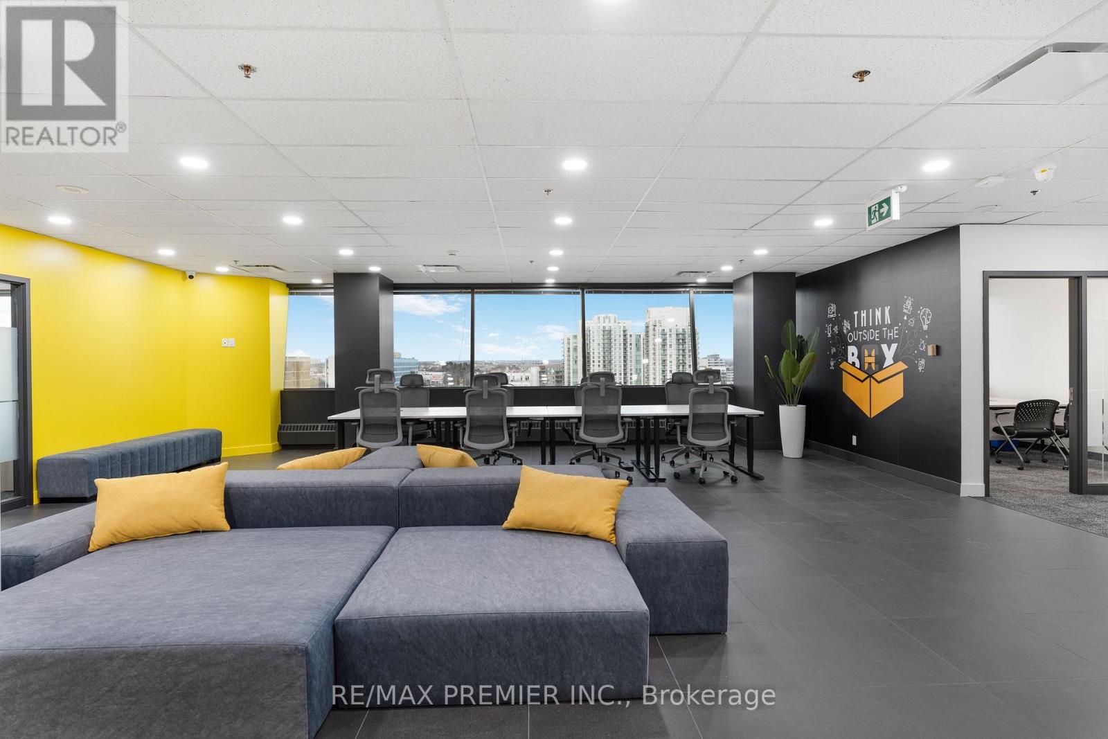 Photo 8 of 700 31 305 Milner Avenue, Toronto ON