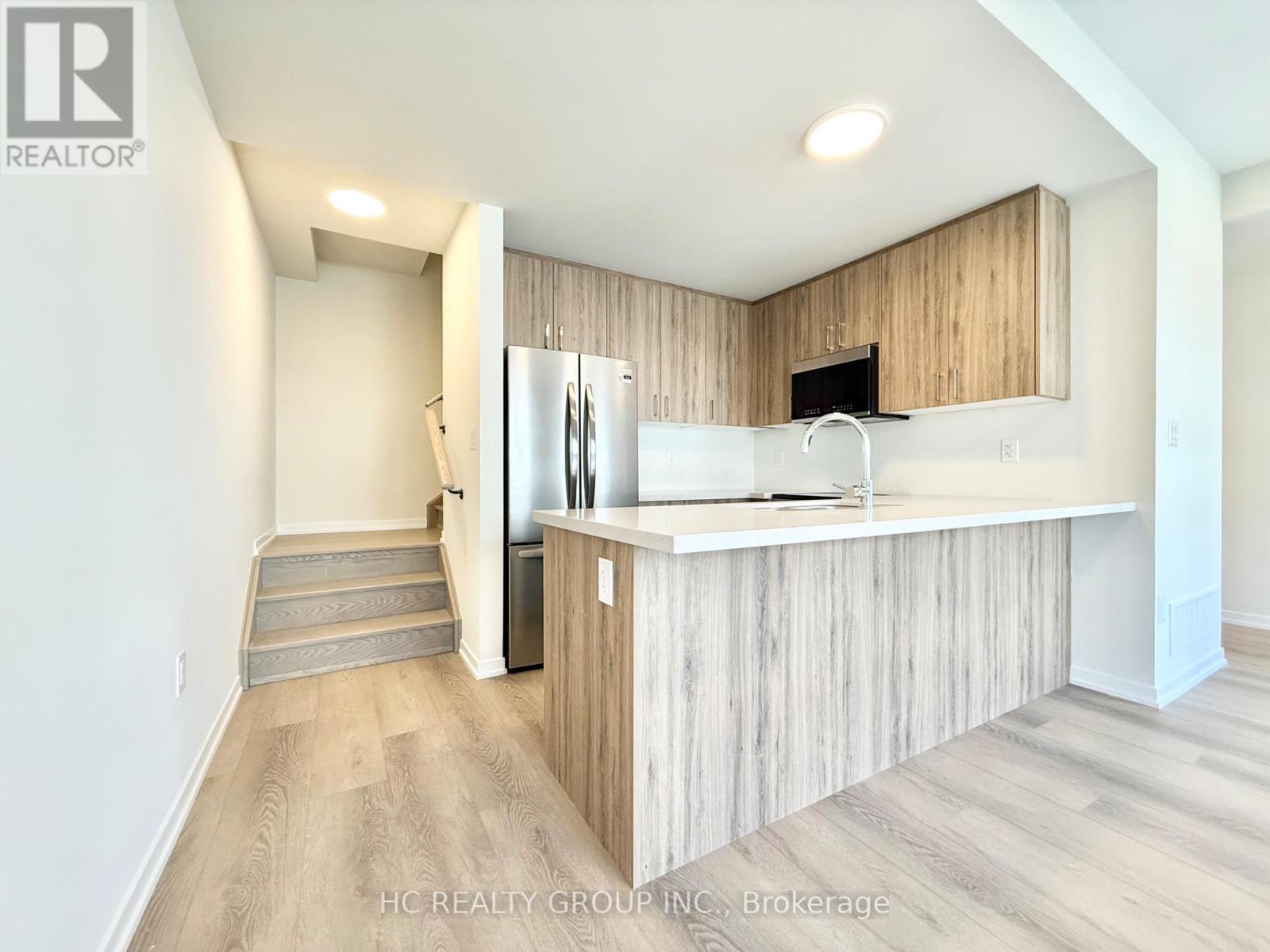Photo 16 of 81 Matawin Lane, Richmond Hill ON