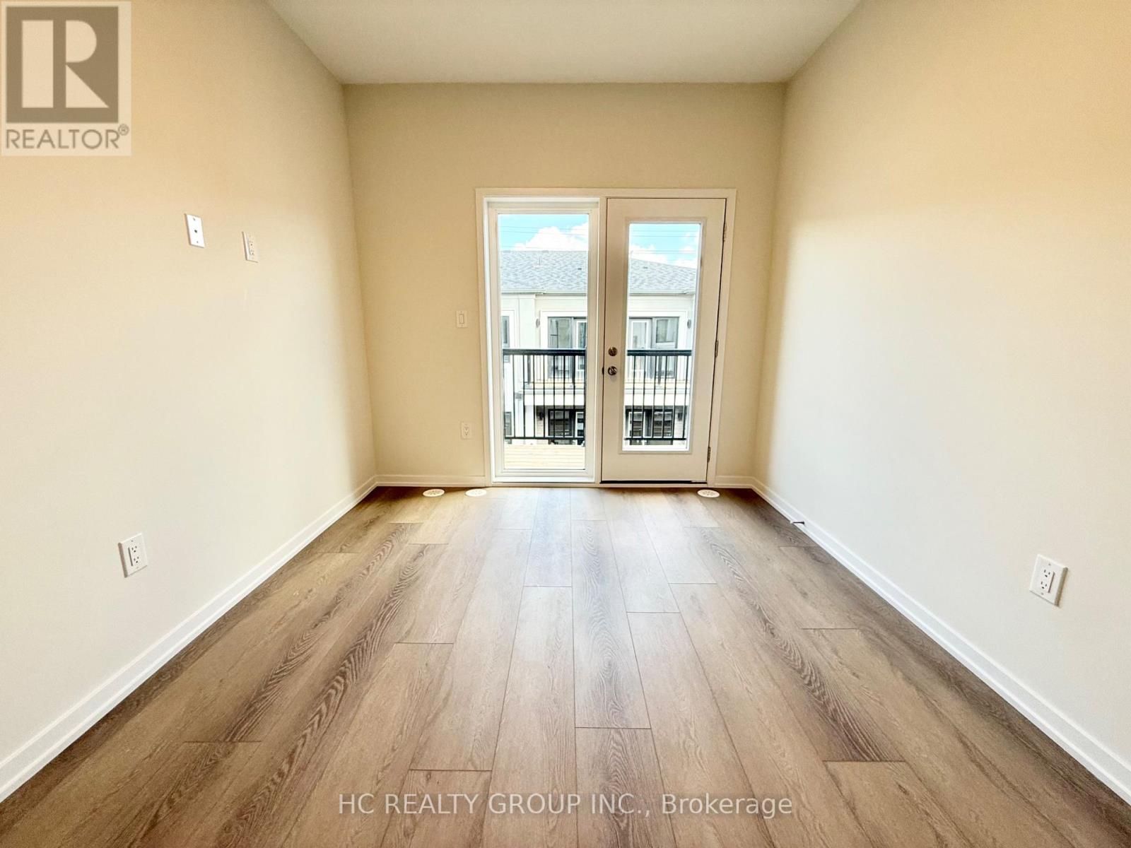 Photo 5 of 81 Matawin Lane, Richmond Hill ON
