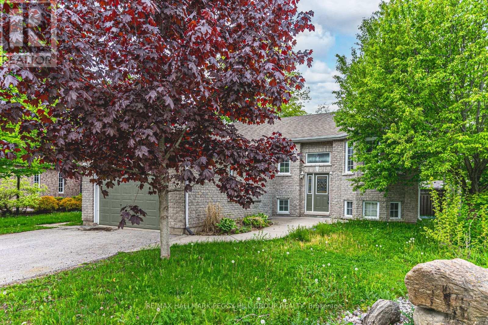 Photo 9 of Upper 32 54th Street S, Wasaga Beach ON
