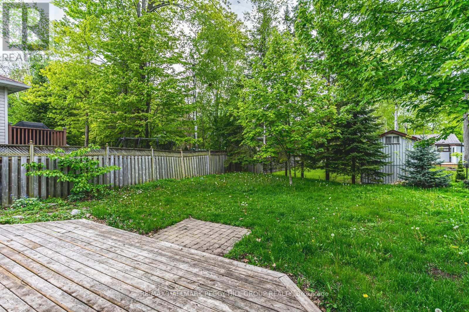 Photo 13 of Upper 32 54th Street S, Wasaga Beach ON