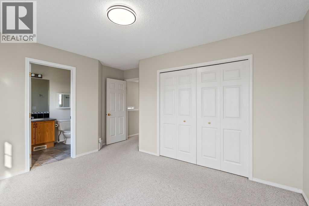 Single Family House for Sale in  Coville Gardens NE Coventry Hills Calgary 