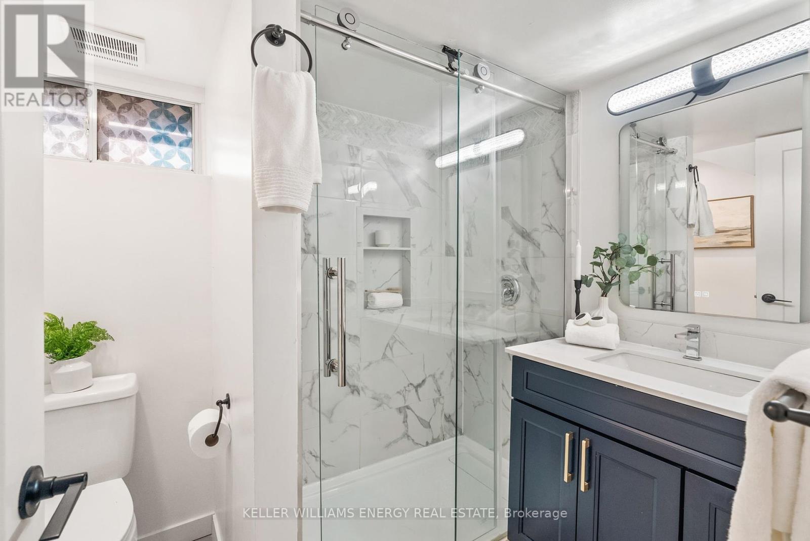 Photo 23 of 28 Admiral Road, Ajax ON