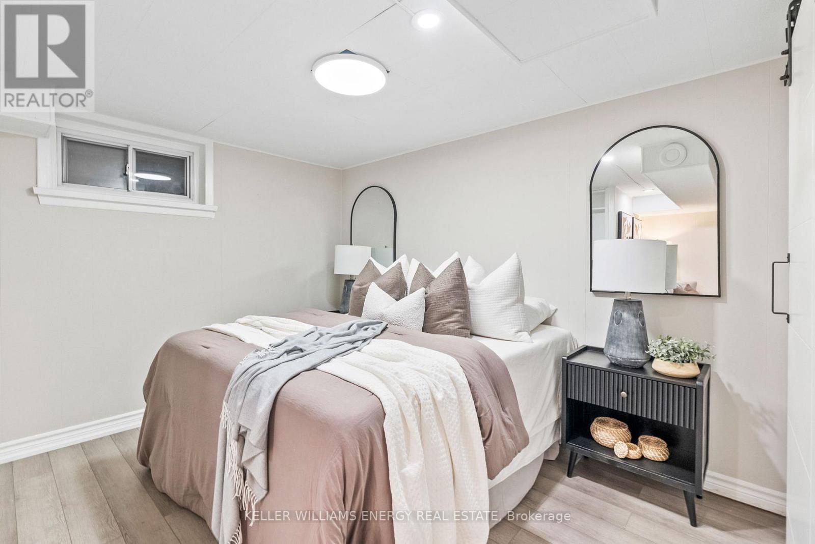 Photo 25 of 28 Admiral Road, Ajax ON