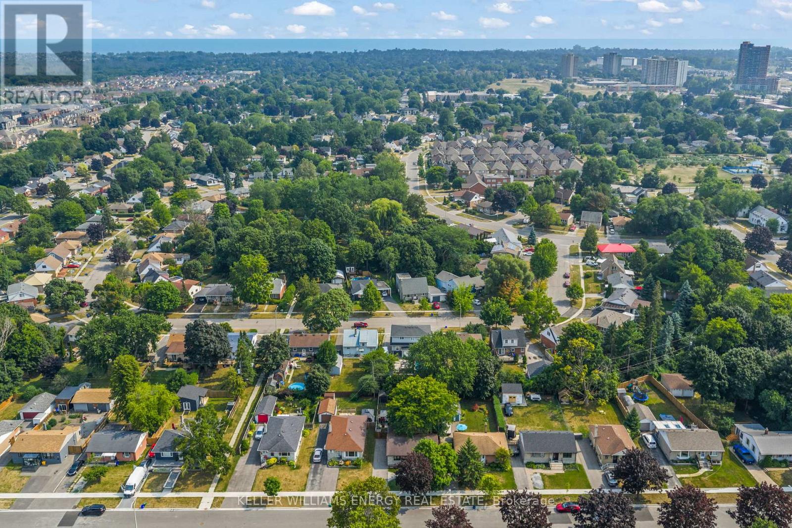 Photo 40 of 28 Admiral Road, Ajax ON