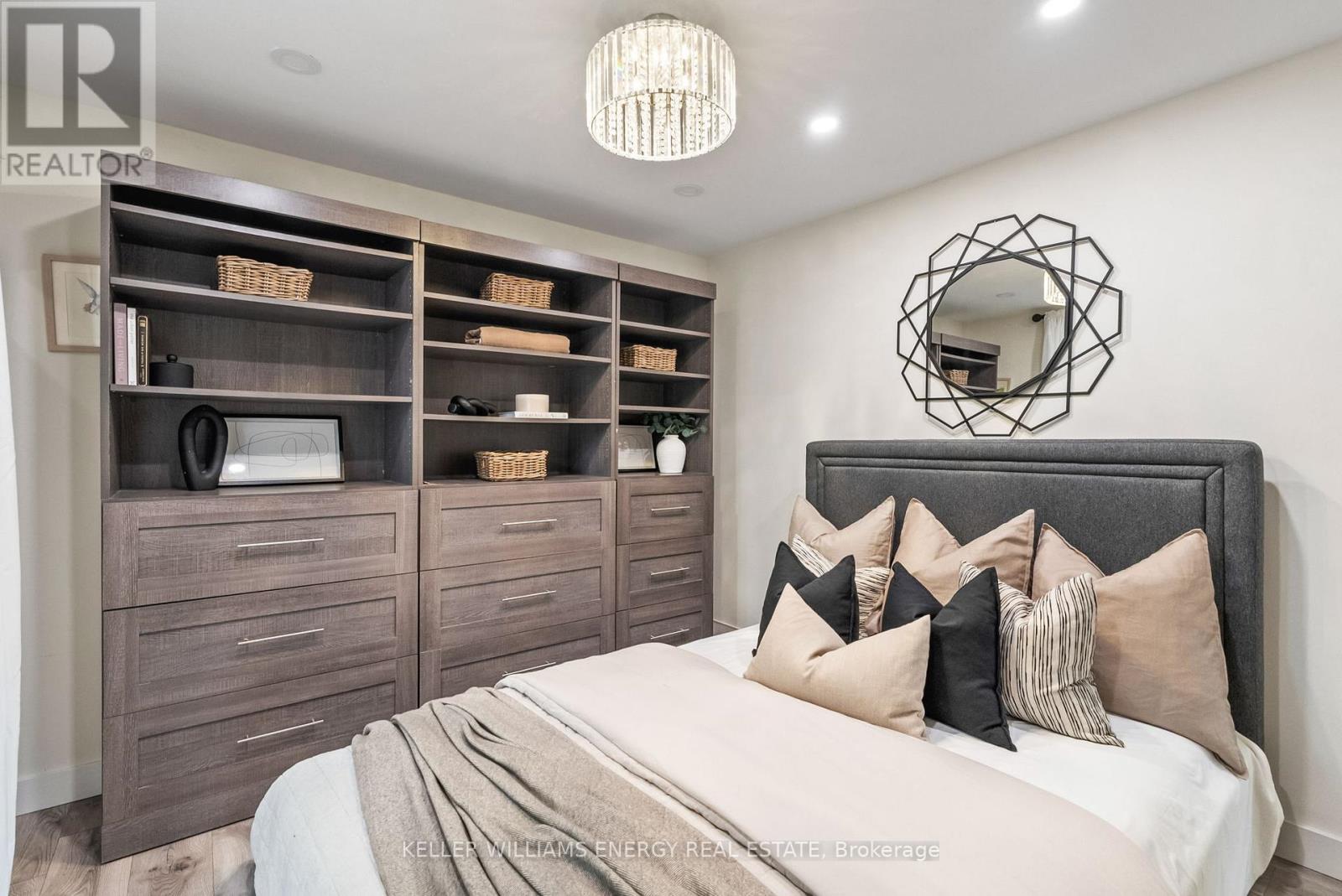 Photo 7 of 28 Admiral Road, Ajax ON