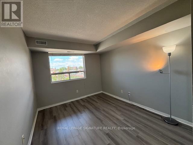 Photo 5 of 407 32 Tannery Street, Mississauga ON