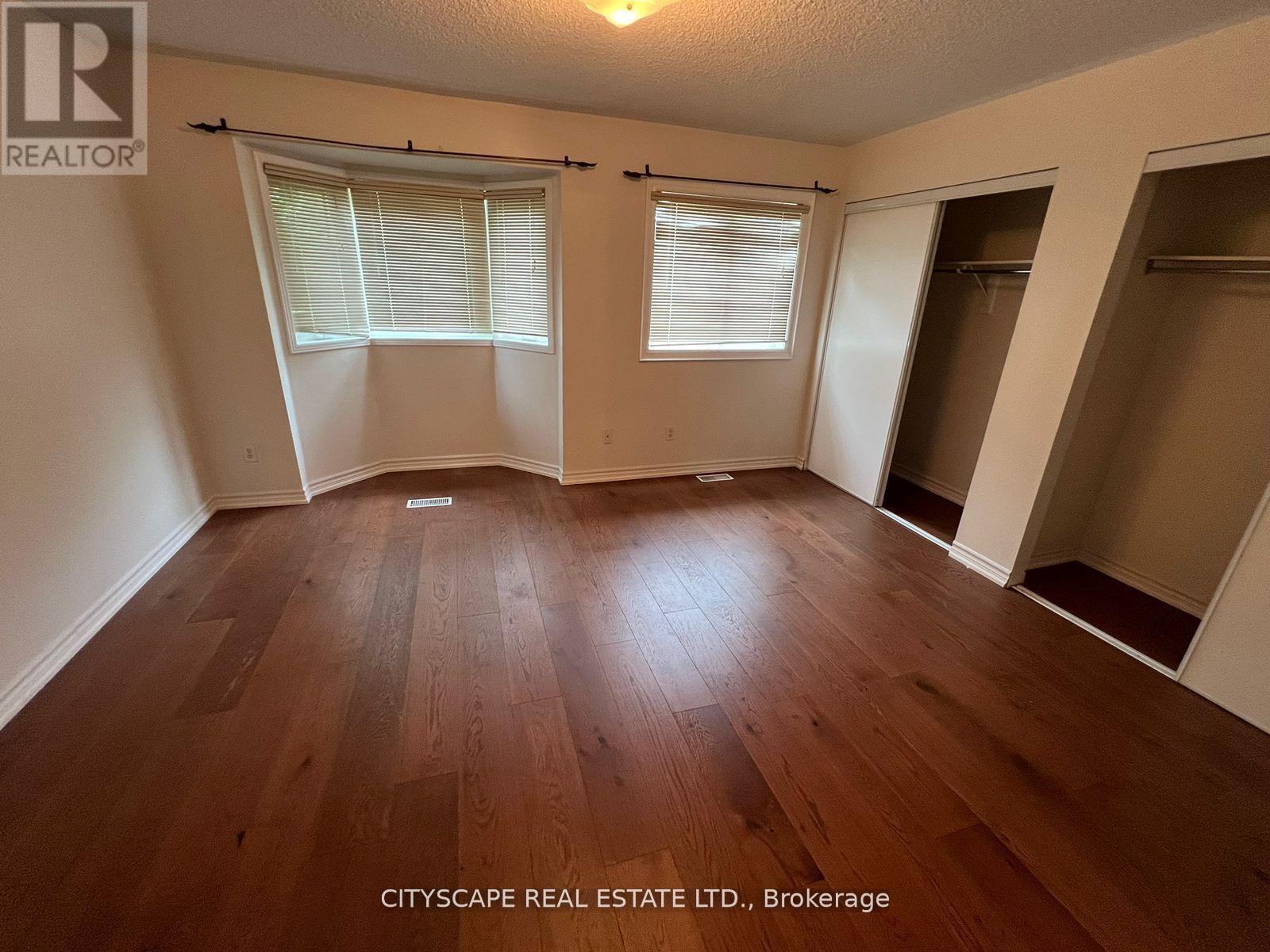 Photo 6 of 14 5255 Guildwood Way, Mississauga ON