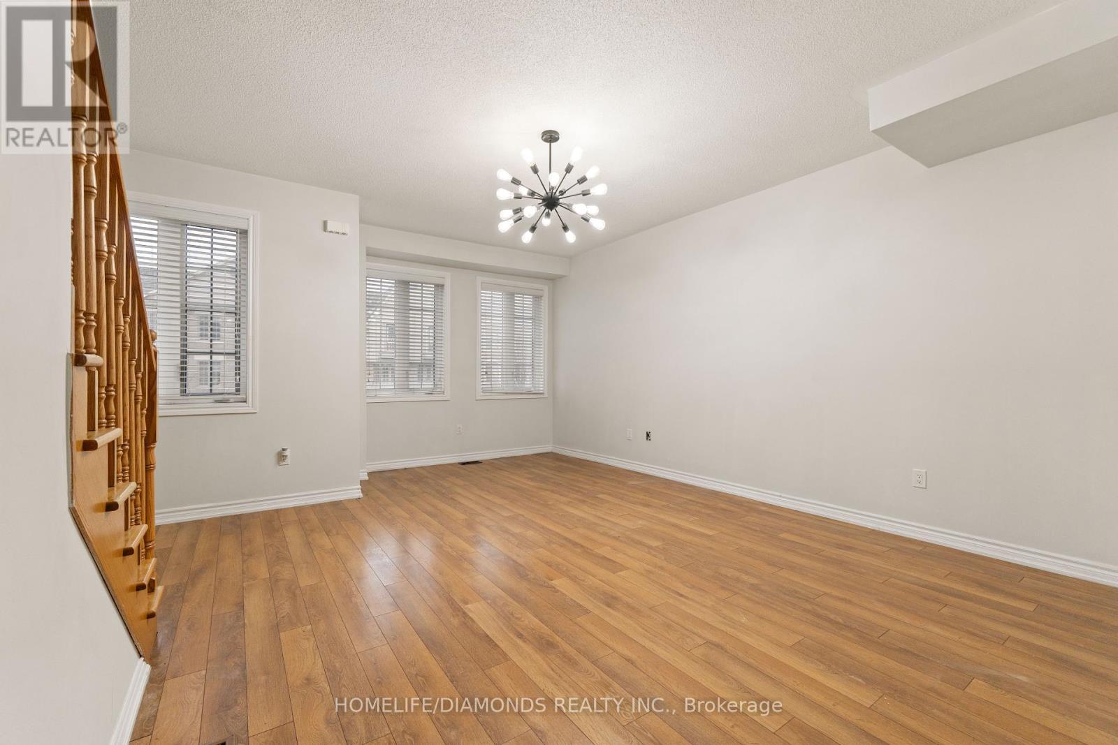 Photo 32 of 43 Sprucewood Road, Brampton ON