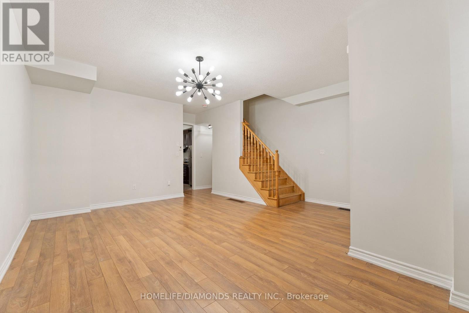 Photo 38 of 43 Sprucewood Road, Brampton ON