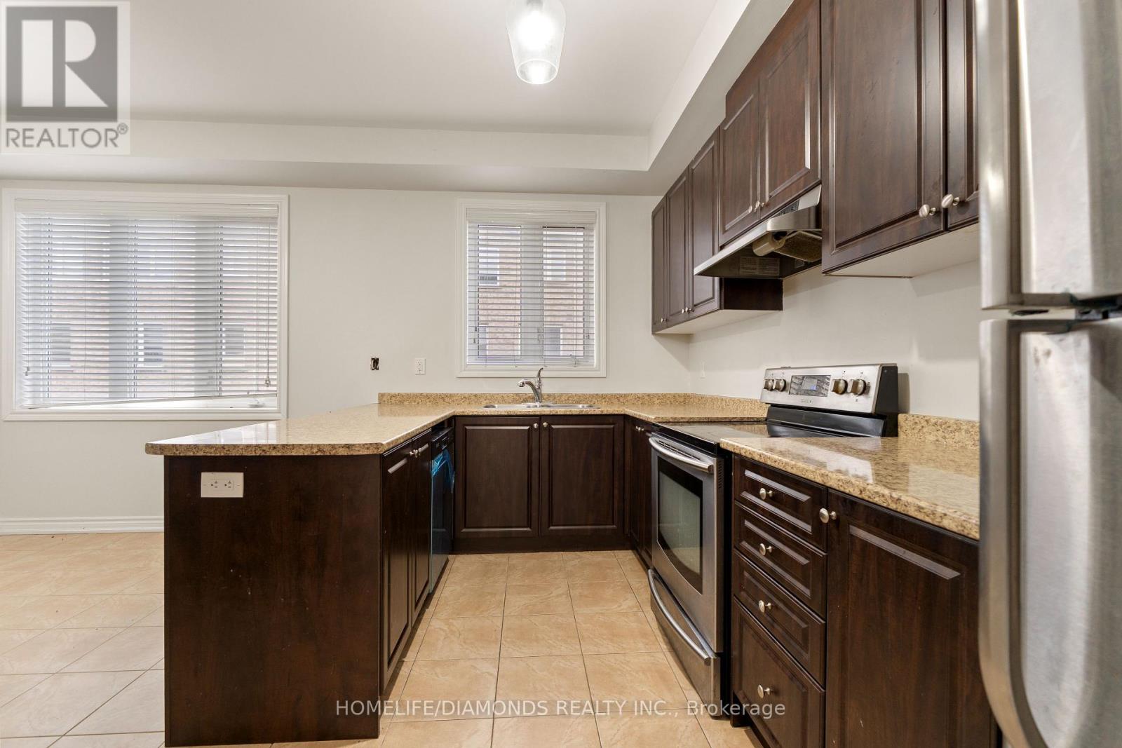 Photo 30 of 43 Sprucewood Road, Brampton ON