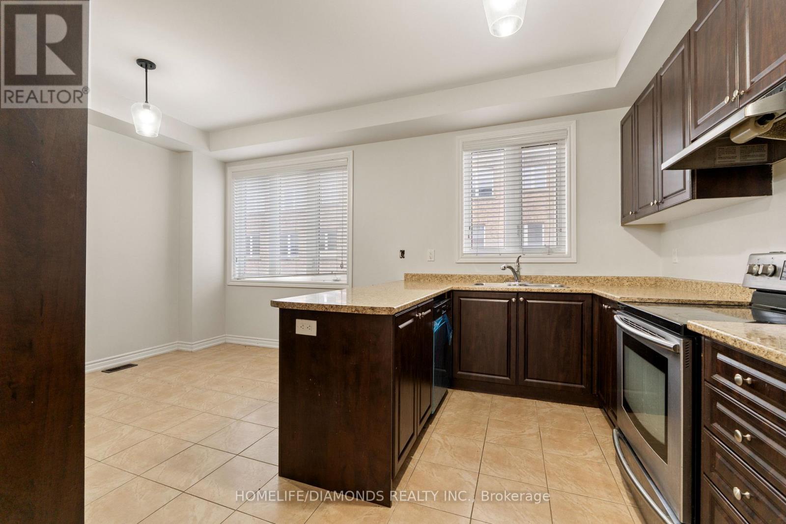 Photo 2 of 43 Sprucewood Road, Brampton ON