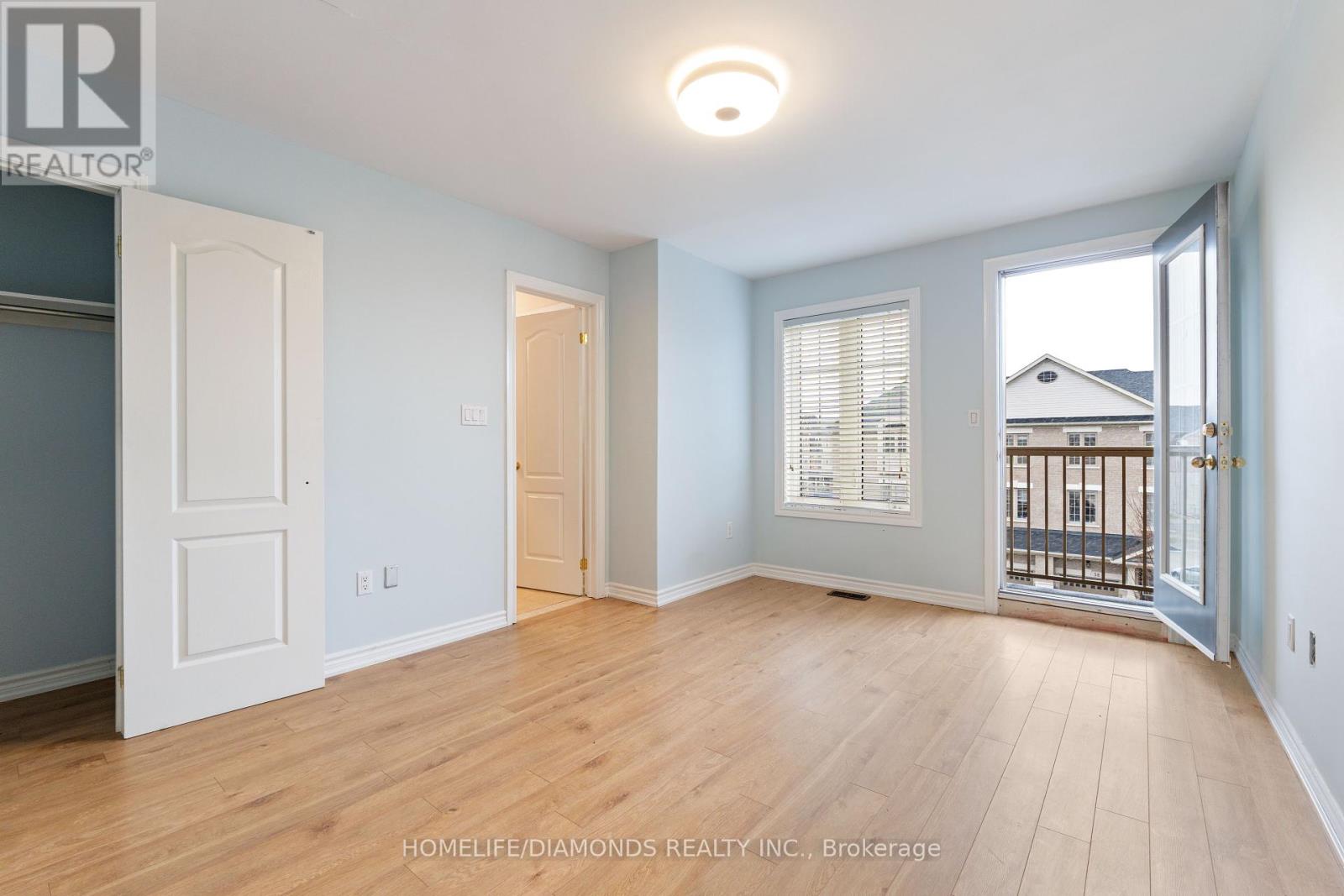 Photo 21 of 43 Sprucewood Road, Brampton ON