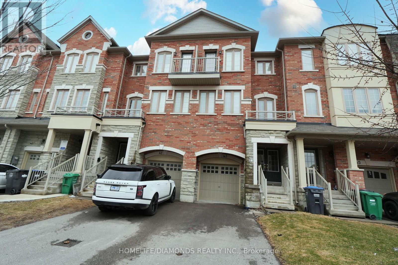Photo 6 of 43 Sprucewood Road, Brampton ON