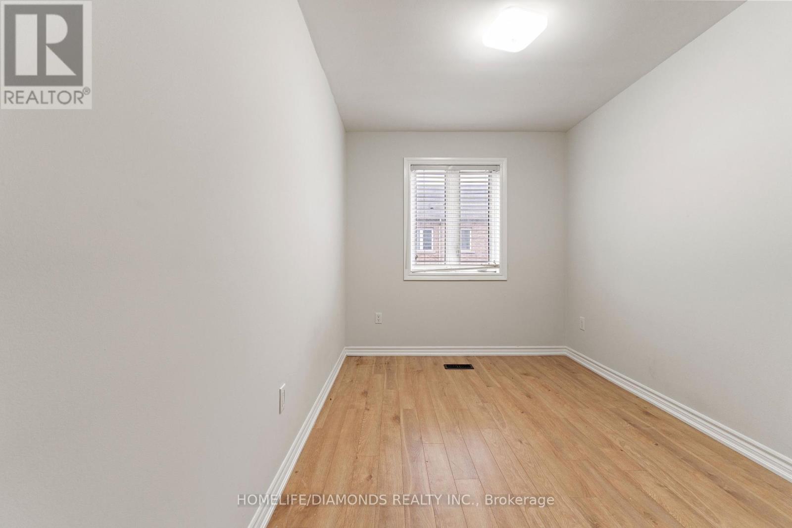 Photo 34 of 43 Sprucewood Road, Brampton ON