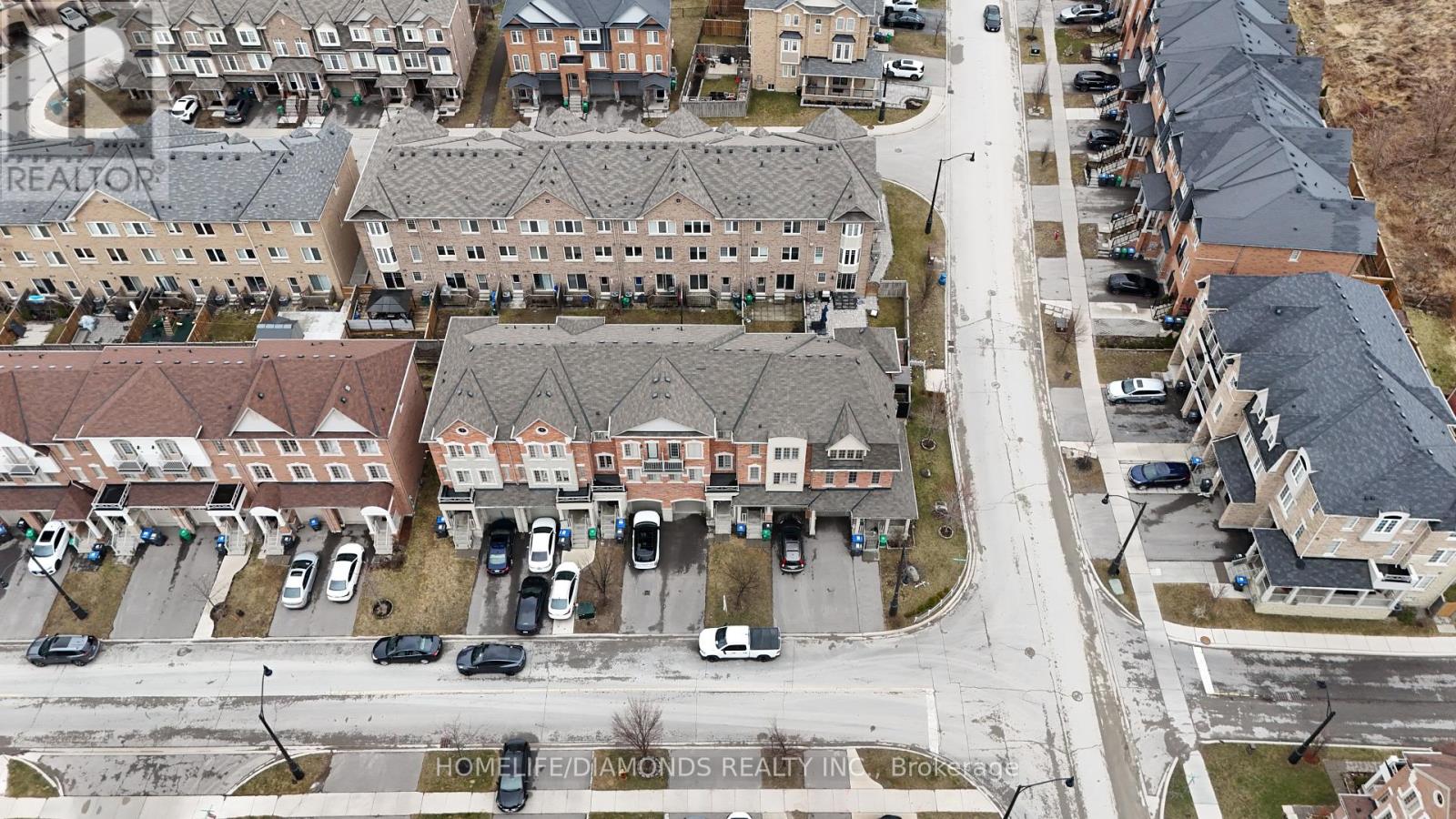 Photo 8 of 43 Sprucewood Road, Brampton ON