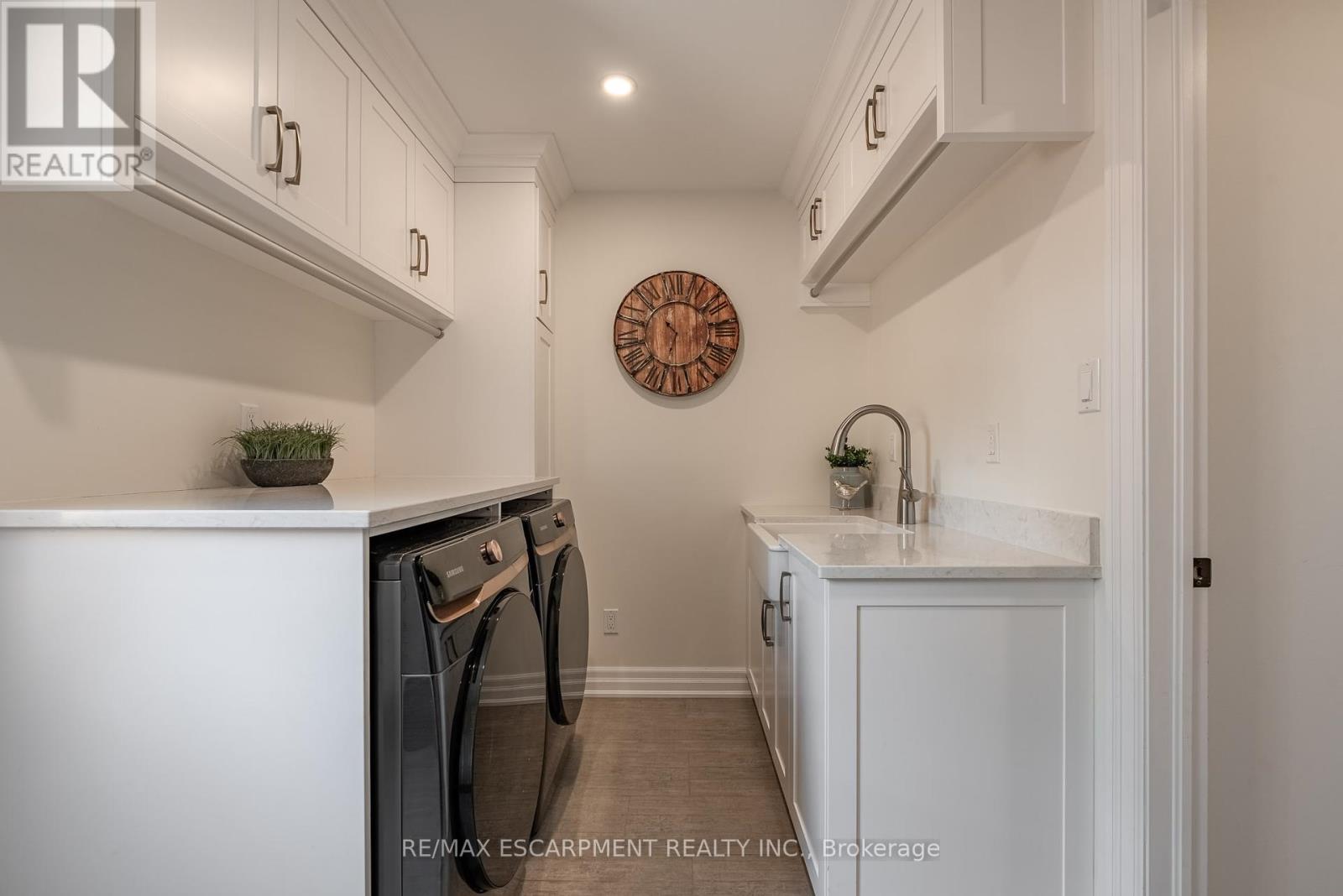 Photo 19 of 2130 Winding Way, Burlington ON