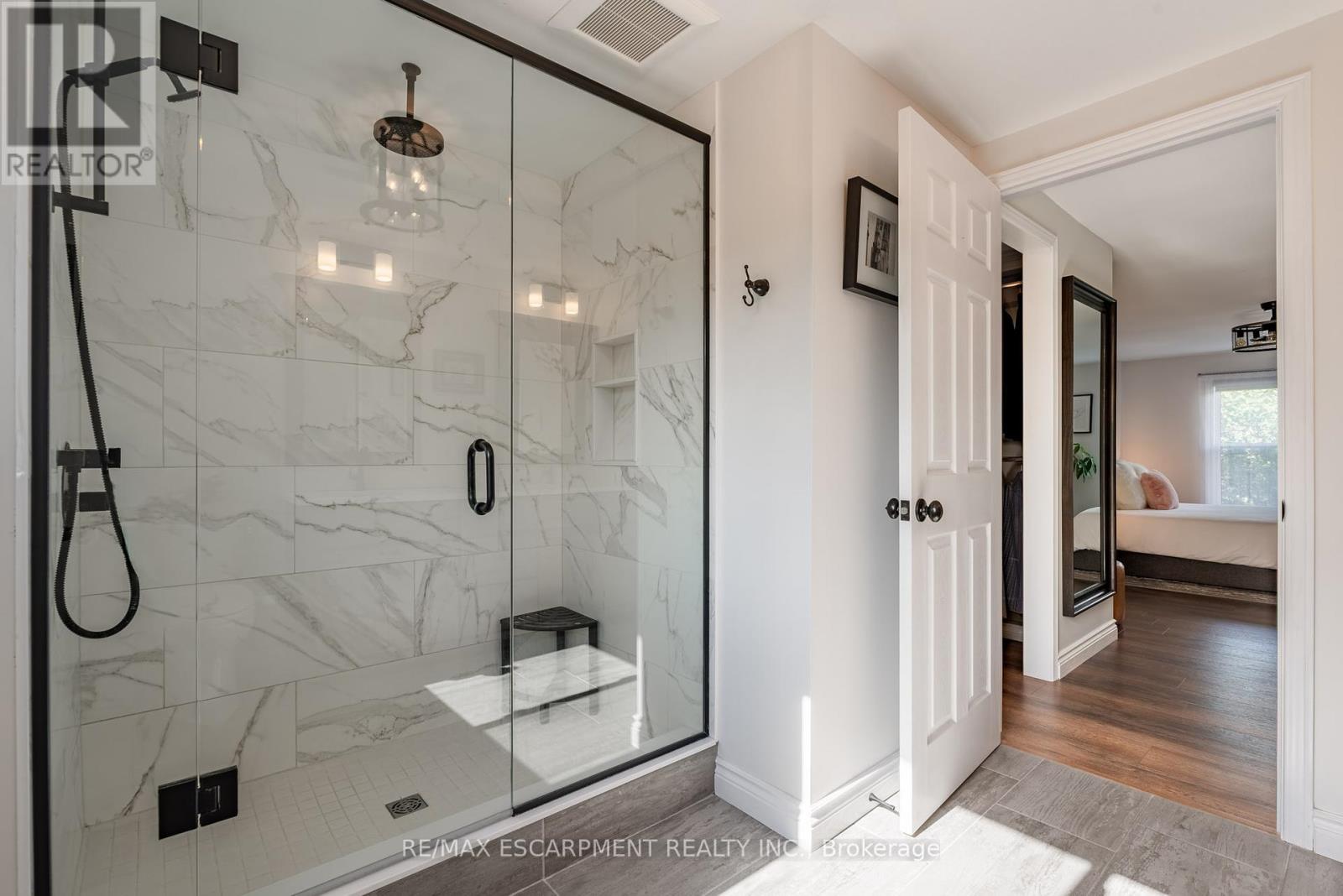 Photo 24 of 2130 Winding Way, Burlington ON