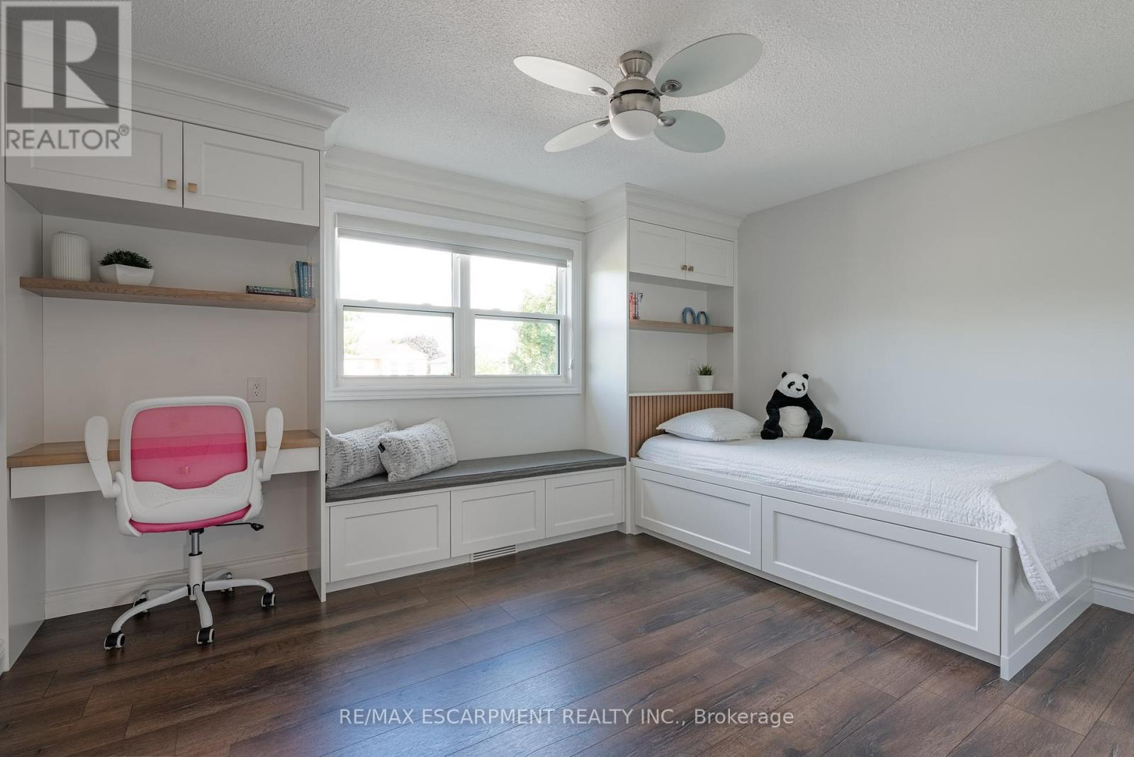 Photo 26 of 2130 Winding Way, Burlington ON