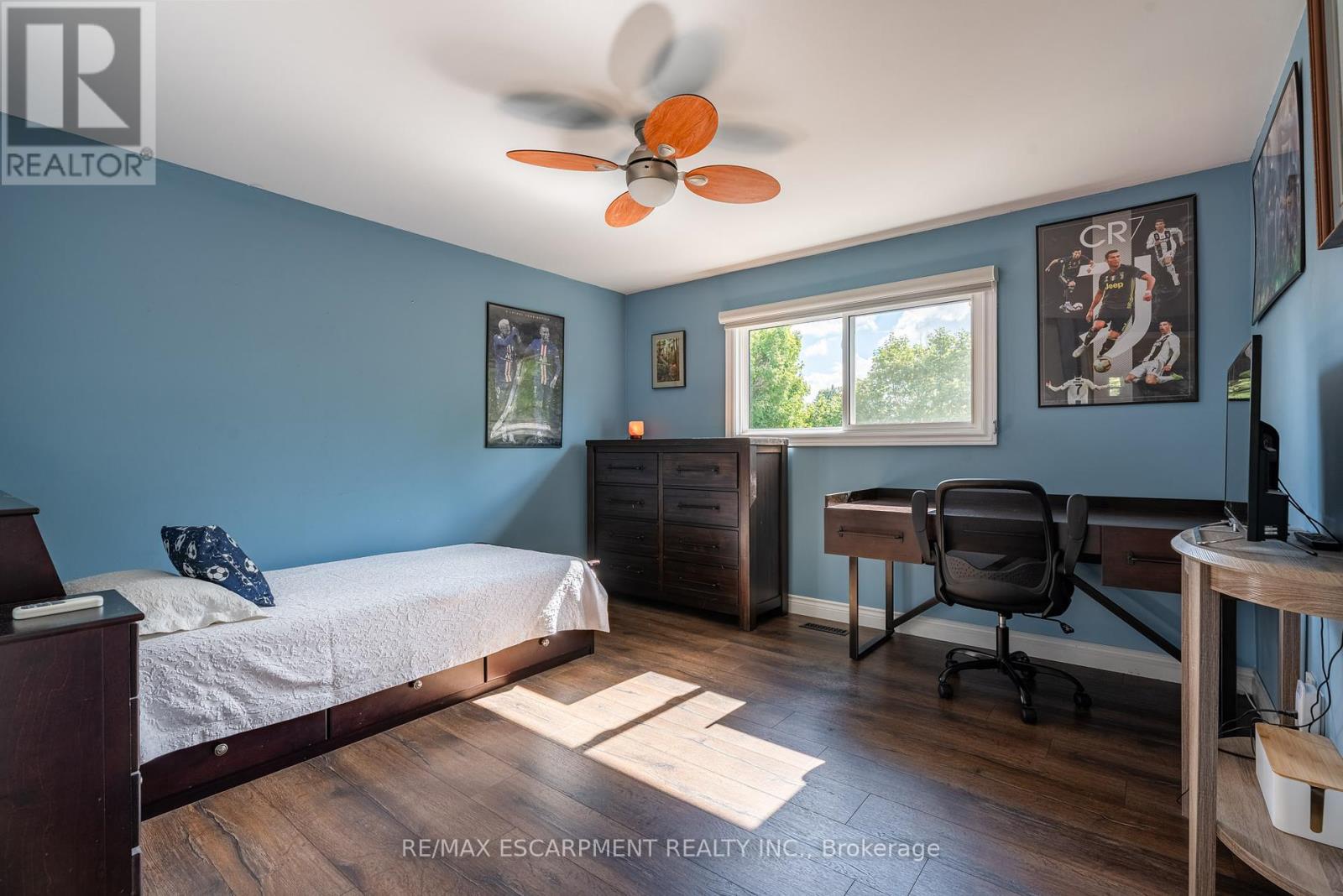 Photo 27 of 2130 Winding Way, Burlington ON