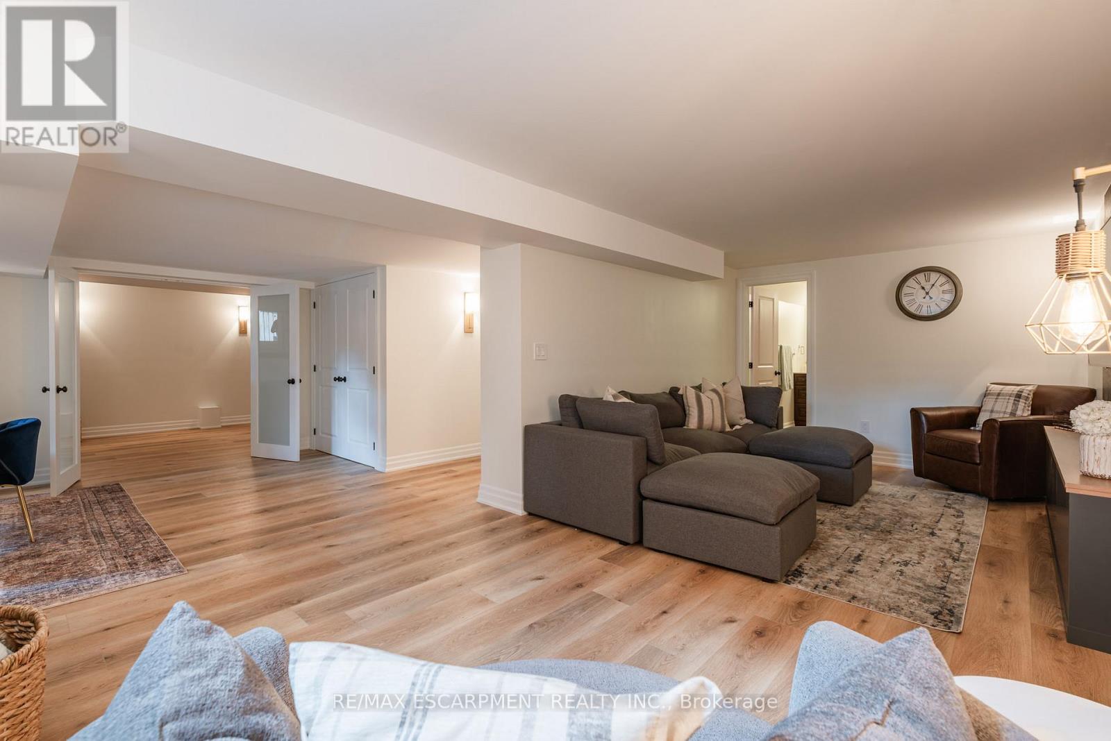 Photo 34 of 2130 Winding Way, Burlington ON